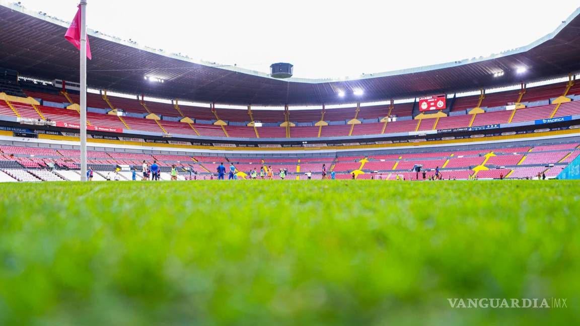 ¿Se cancelará el partido? Cancha del Estadio Akron luce deplorable para el México vs Estados Unidos