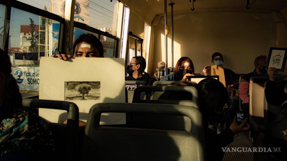 Estudiantes de la UAdeC hacen de transporte público de Saltillo una galería artística