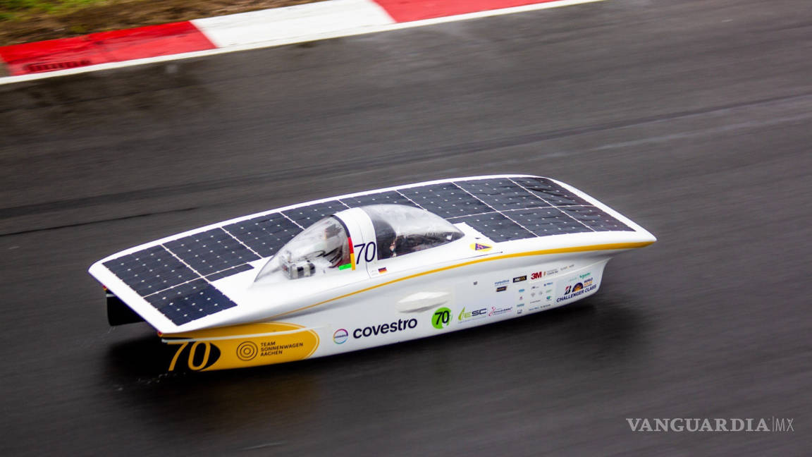 Esta es la carrera de autos solares más difícil del mundo