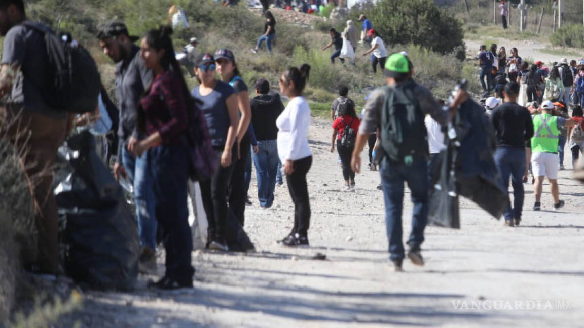 $!Cientos de estudiantes de Saltillo limpian el Cañón de San Lorenzo