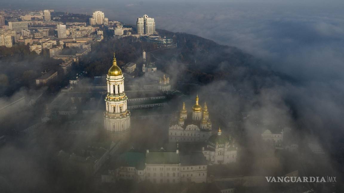 $!El Monasterio de las Cuevas de mil años de antiguedad, también conocido como el Kyiv-Pechersk Lavra. AP/Evgeniy Maloletka