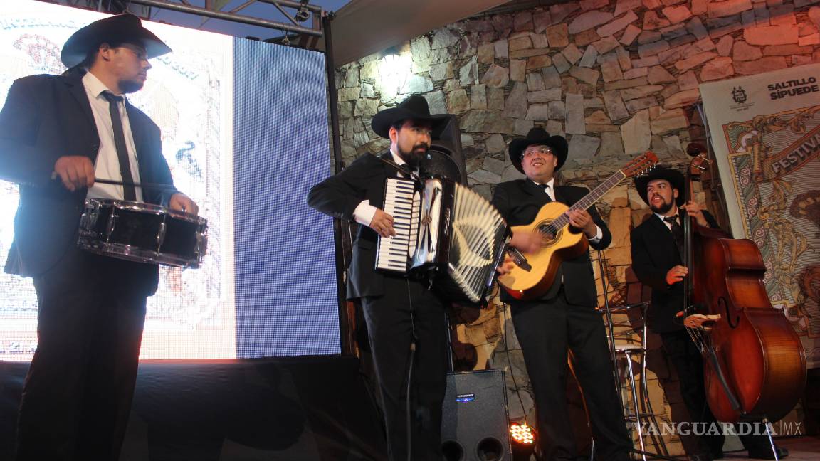 $!¡Saltillo se viste de fiesta!