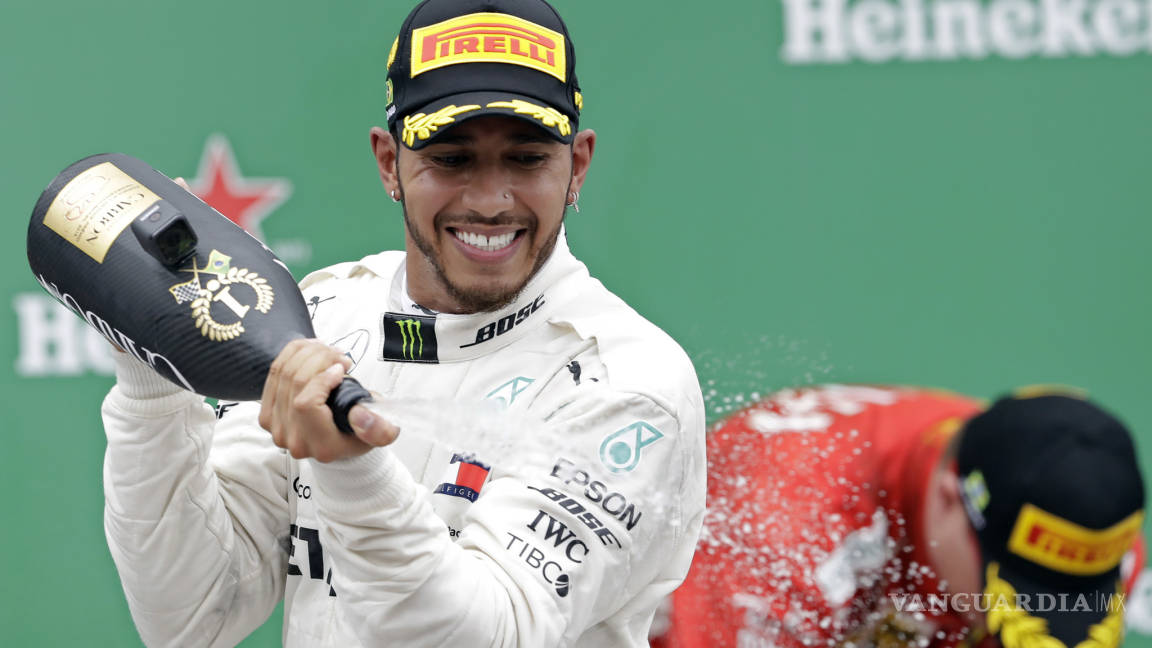 Hamilton gana el GP de Brasil y Mercedes amarra el título de la F1