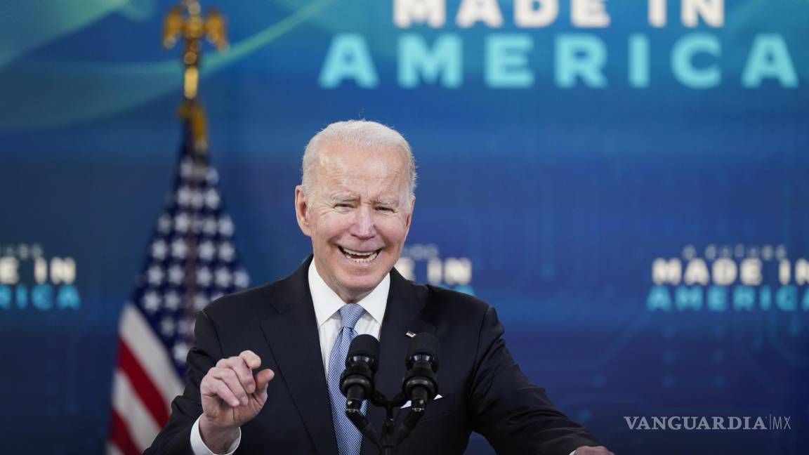 $!El presidente Joe Biden habla sobre la fabricación nacional, los sindicatos y los vehículos eléctricos en el South Court Auditorium. AP/Alex Brandon