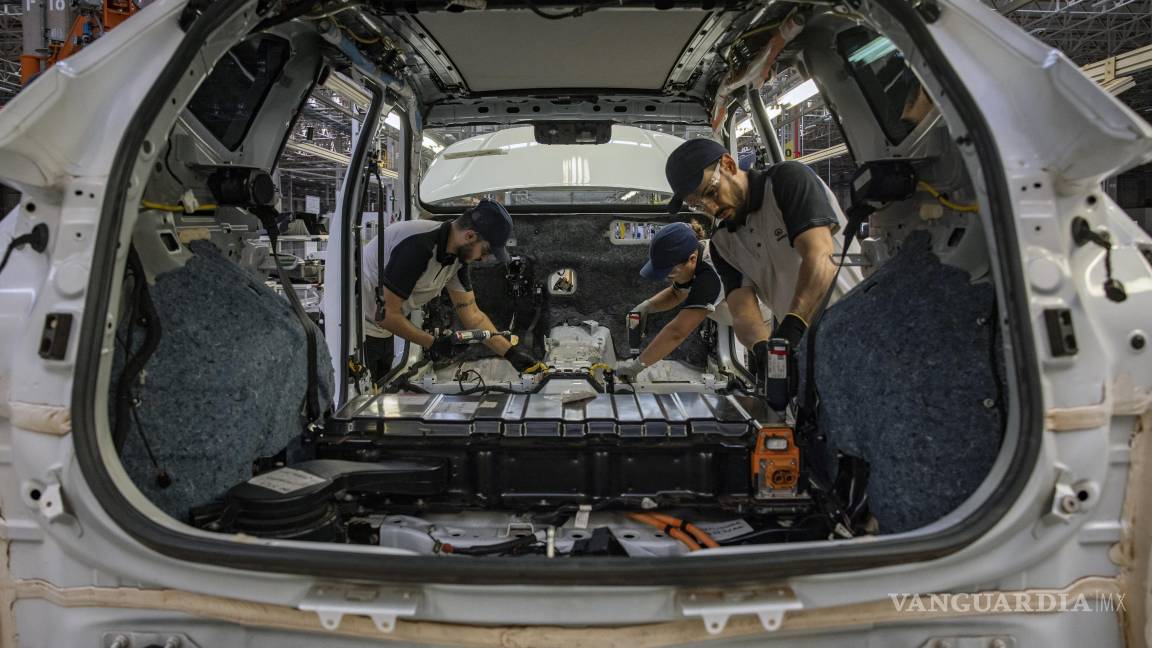 $!Trabajadores en capacitación en la nueva fábrica de autos eléctricos de Great Wall Motor en Iracemápolis, Brasil.
