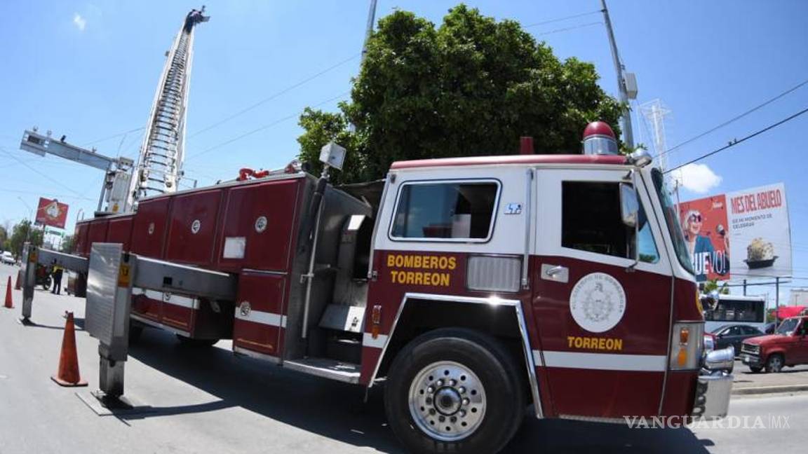 $!Les robaron una mochila con equipo que tenían dentro de una camioneta color rojo, propiedad del departamento.