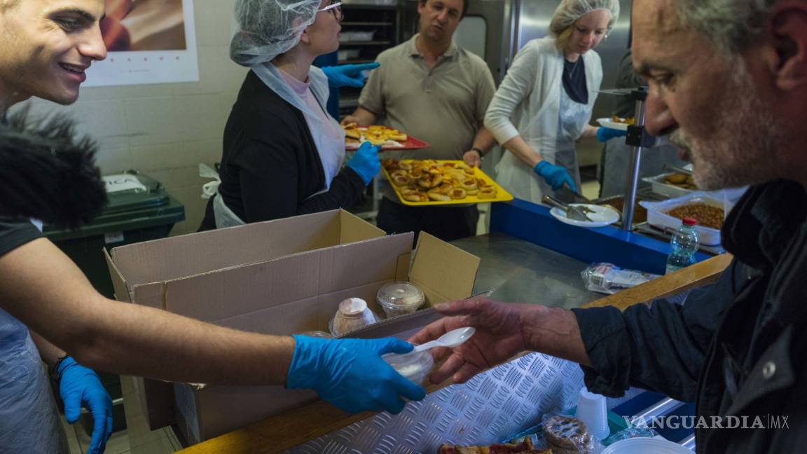 Regala el papa Francisco helado a 3 mil personas pobres en Roma