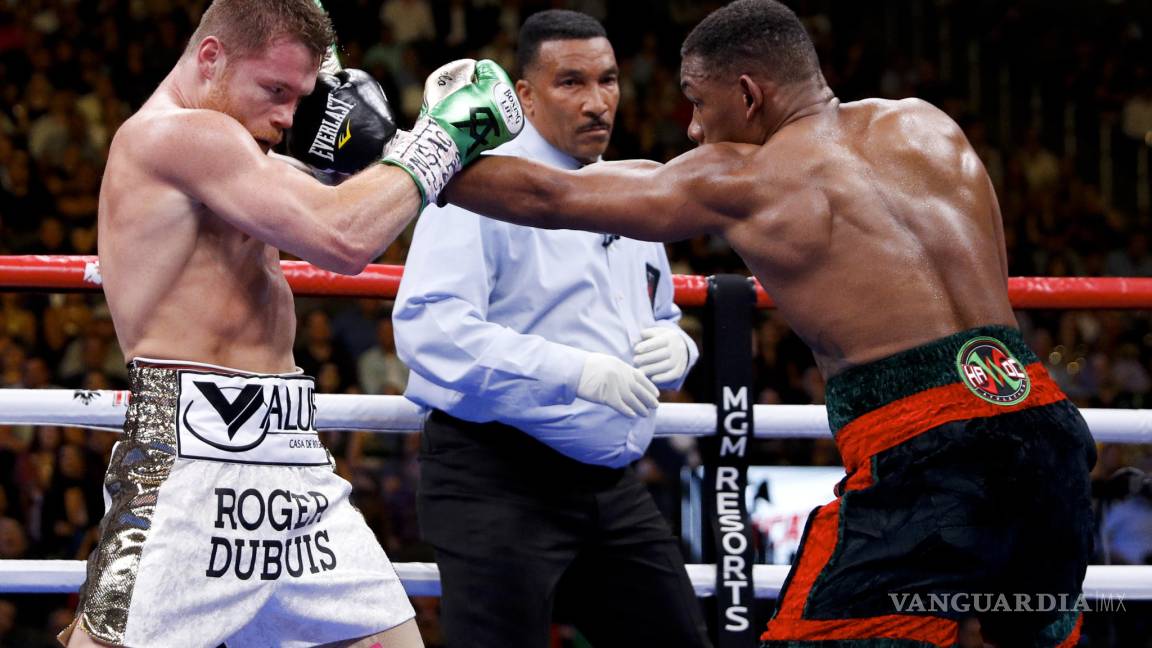 $!¡Tricampeón mundial! Canelo Álvarez gana por decisión unánime a Daniel Jacobs y es el máximo peleador en Peso Mediano