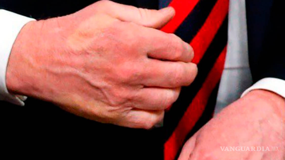 Macron, presidente de Francia, dejó marcada la mano de Trump en saludo