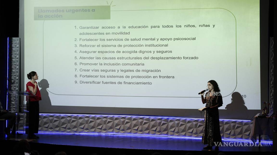 $!Las investigadoras de la Universidad Iberoamericana, Eugenia Morales (i), y Andrea Orcasitas, en la presentación de la investigación de Plan International y Save the Children.