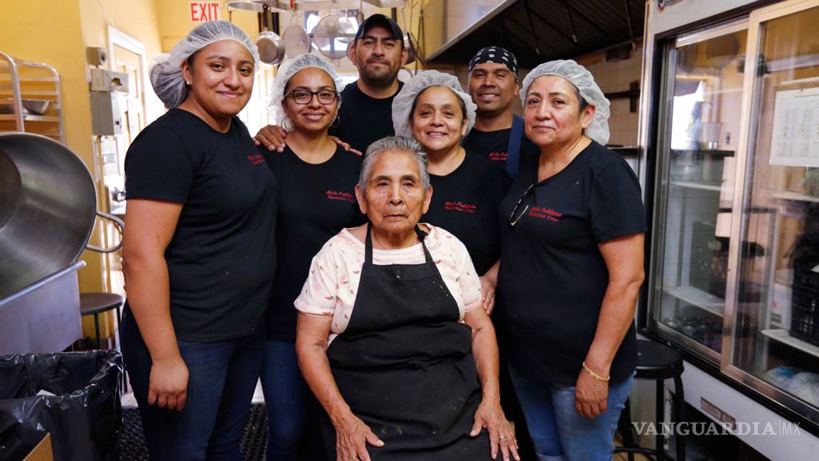 $!Familia mexicana seduce con su mole la costa este de EU