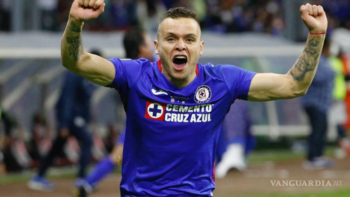 $!Después de 23 años en silencio, así celebran aficionados al campeón Cruz Azul