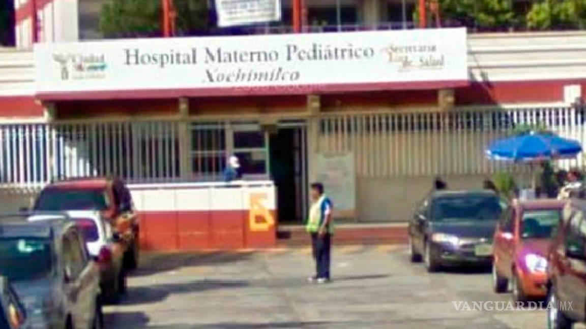 Bebé murió en el vientre de su madre mientras doctores comían rosca