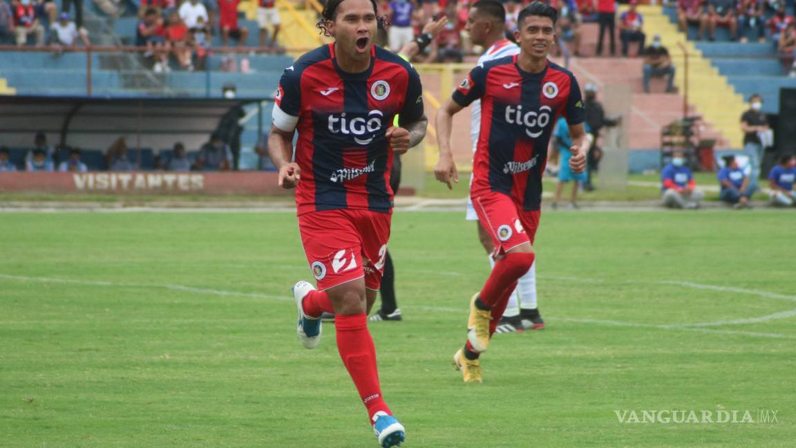 El golazo del 'Gullit' Peña con el FAS de El Salvador