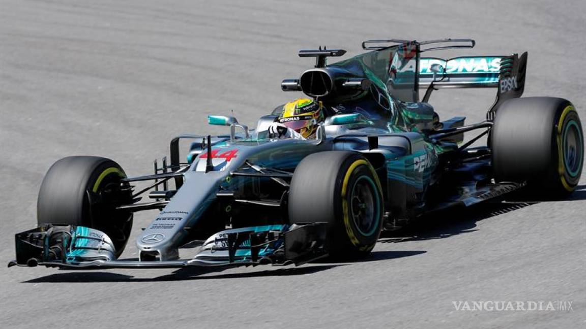 Hamilton bate el récord de Interlagos en los primeros libres