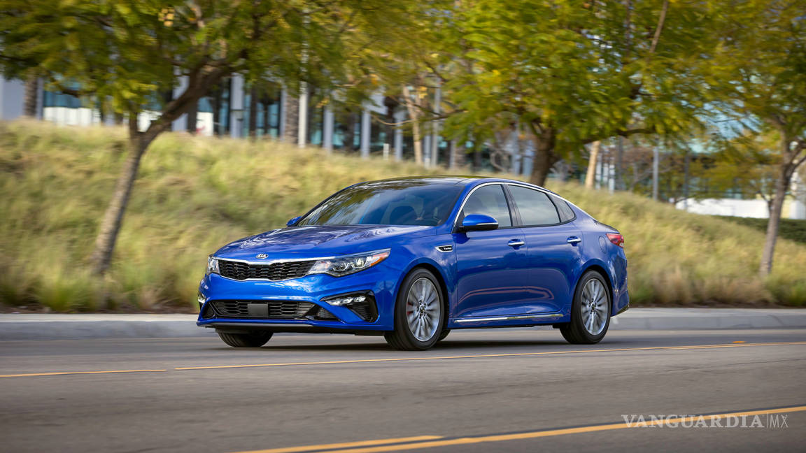 $!KIA Optima 2019 luce un facelift que lo aproxima al Stinger