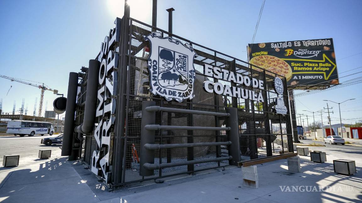 $!La entrada monumental, que se inaugura este jueves 21 de noviembre, refleja la evolución de Ramos Arizpe desde sus orígenes prehistóricos hasta su presente industrial, con una inversión superior a los 5 millones de pesos.