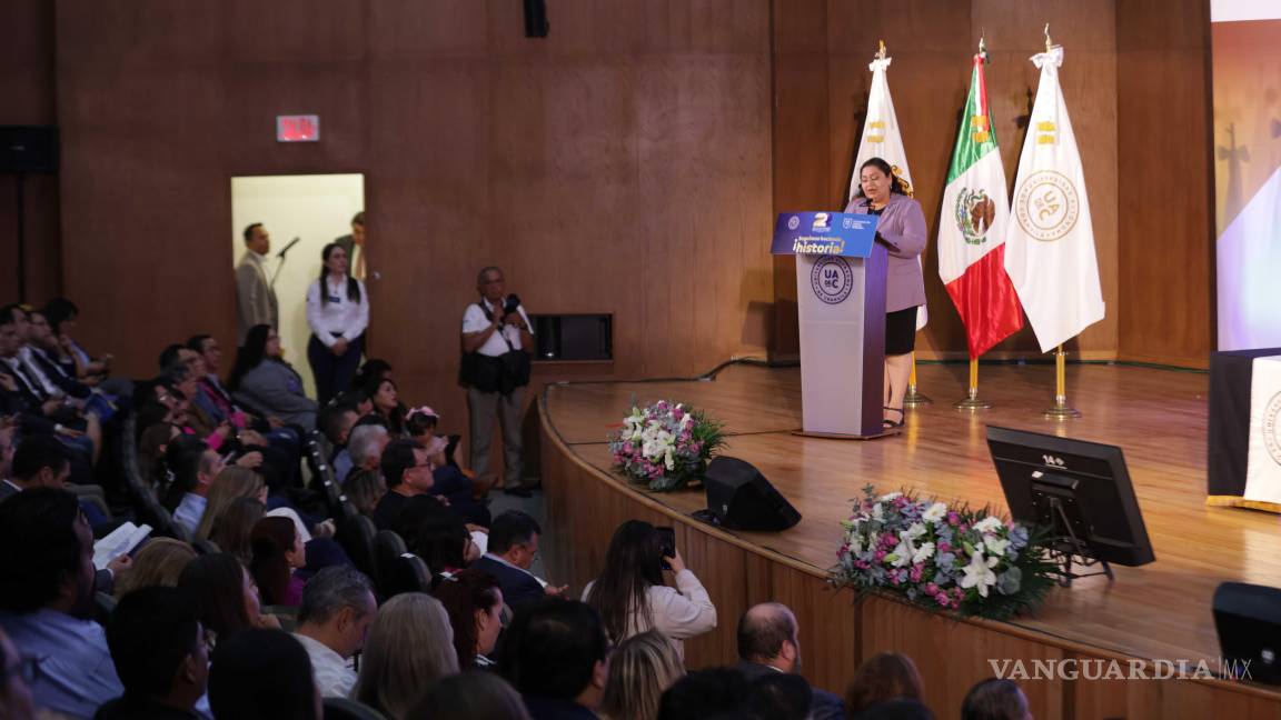 $!El rector Octavio Pimentel destacó el carácter histórico del liderazgo femenino en la Unidad Sureste.