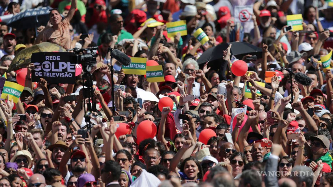 $!Rousseff recuerda a simpatizantes: 'Mi mandato acaba en 2018'