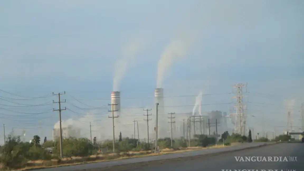 $!Producir electricidad a través de combustibles fósiles resulta 40 por ciento más caro que hacerlo con energía renovable.