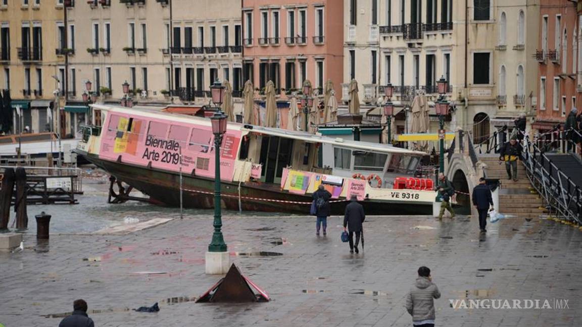 $!Venecia se ahoga, sufre peor inundación desde 1966