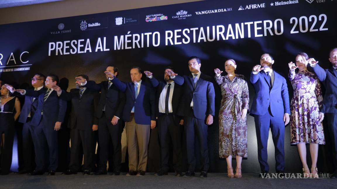 $!Diversas autoridades asistieron al evento y recibieron reconocimiento.