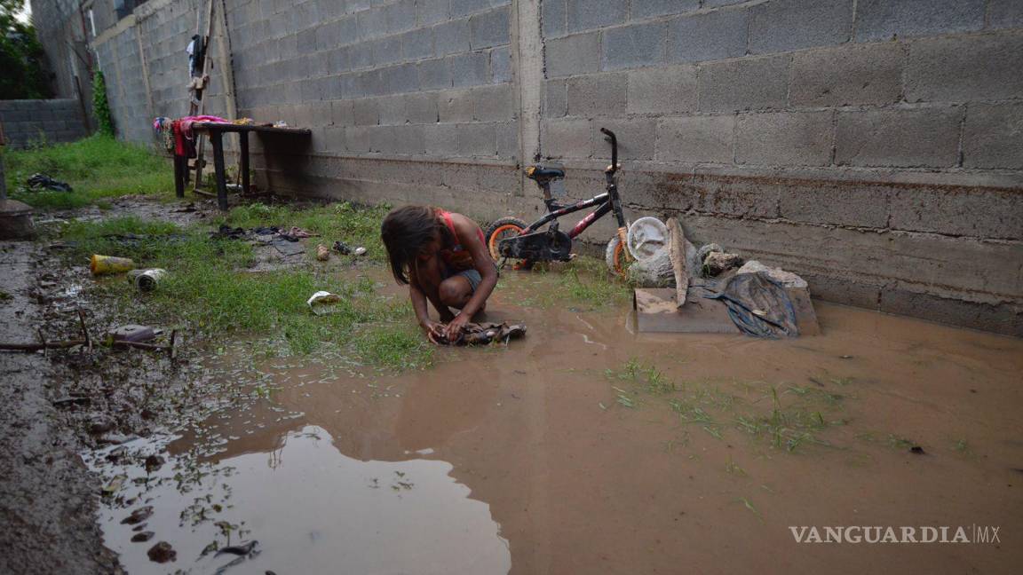 $!Tras fuertes lluvias se registraron desbordes de arroyos en la Región Carbonífera de Coahuila, donde el municipio de Múzquiz quedó prácticamente bajo el agua
