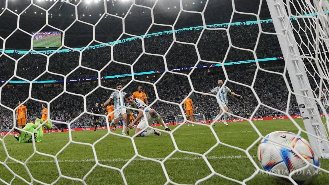 $!Molina hizo valer una jugada magistral de Messi previo al gol.