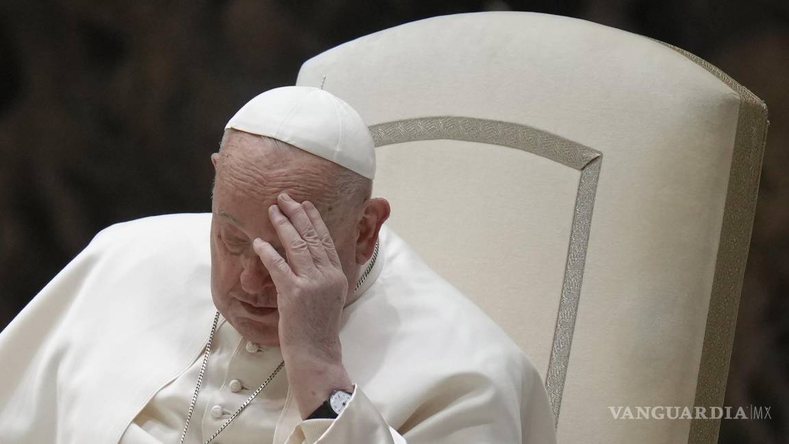 Papa Francisco sufre crisis respiratoria, se encuentra en “condición crítica”