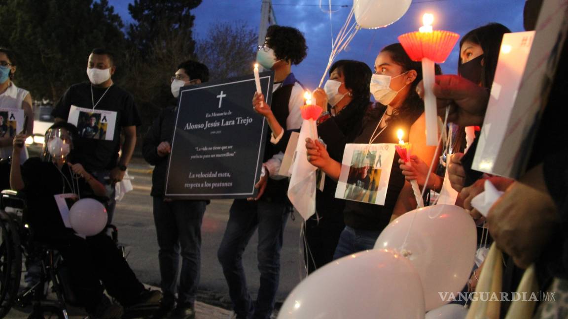 Rinden homenaje para Alonso Lara, joven atropellado en V. Carranza