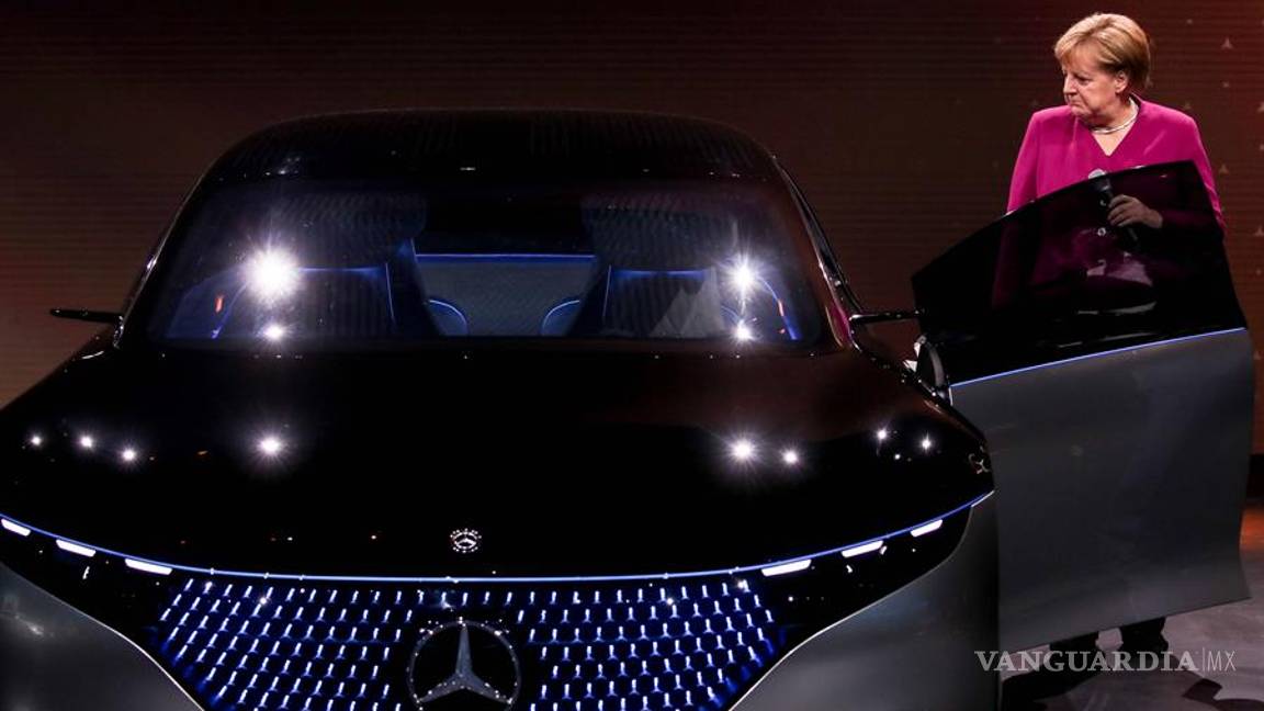 $!Angela Merkel inaugura el Salón Internacional del Automóvil en Frankfurt, no te puedes perder estas imágenes