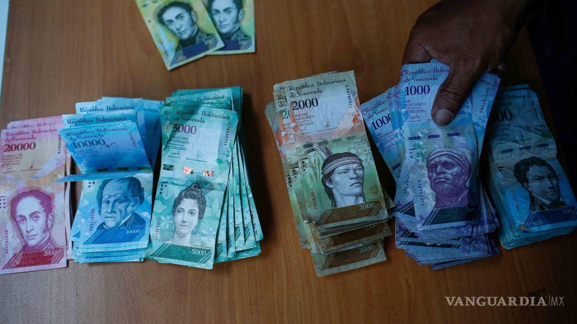 $!Exigen a Maduro suspensión 'inmediata' de la reconversión monetaria