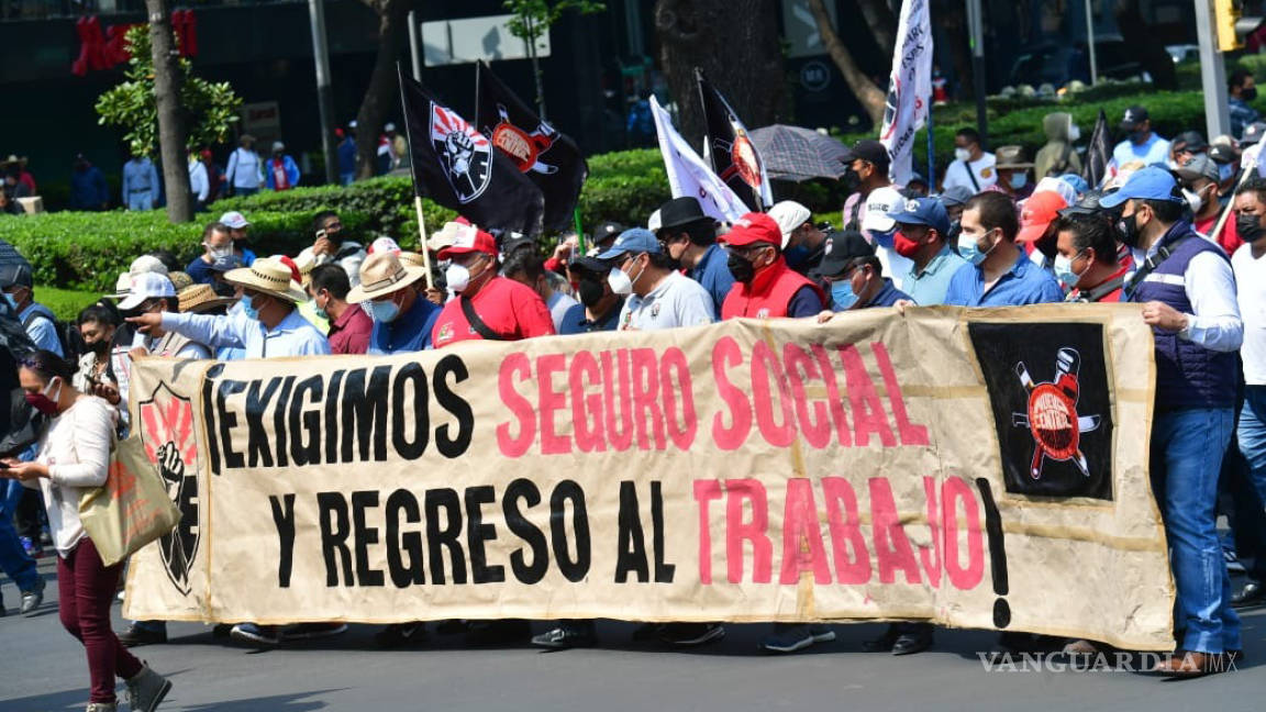 Trabajadores marchan en la CDMX y realizan mitin en el Zócalo