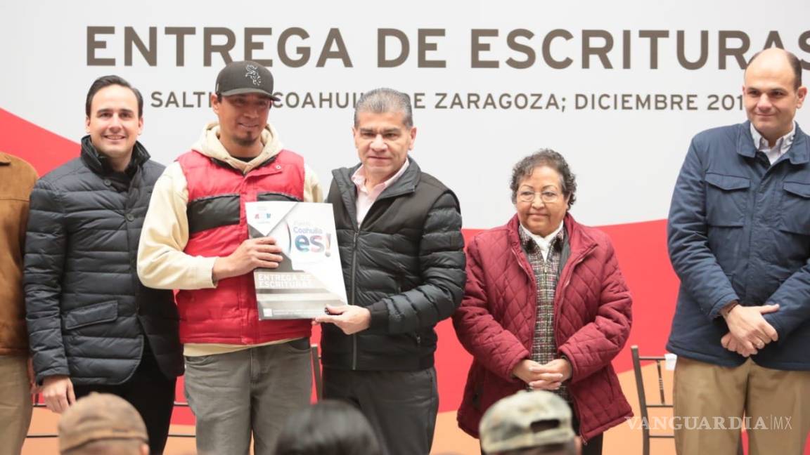 $!Entrega Riquelme la escritura 4 mil 521 del 2019