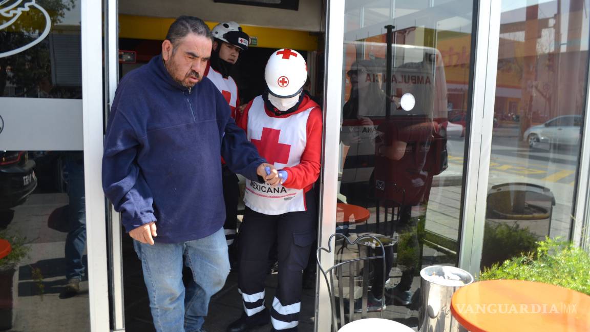 $!No ve a jardinero y lo manda a volar