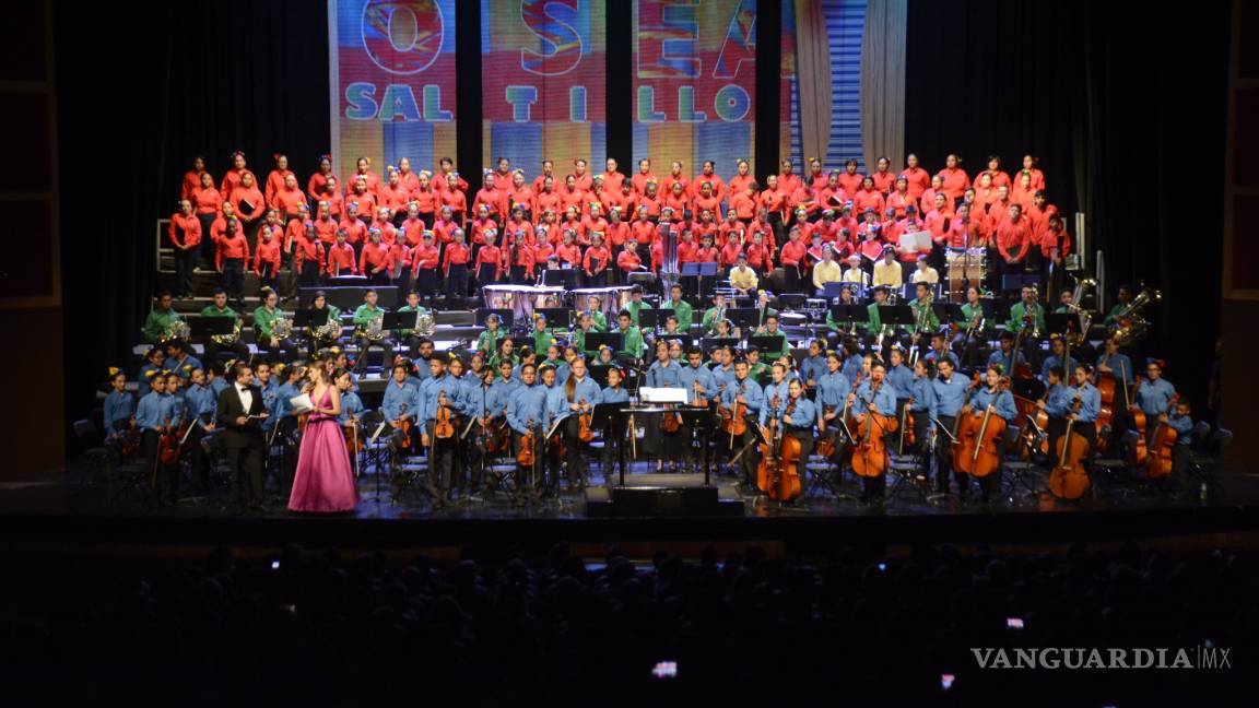 Orquesta Sinfónica y Coro Esperanza Azteca engalanan su primera noche