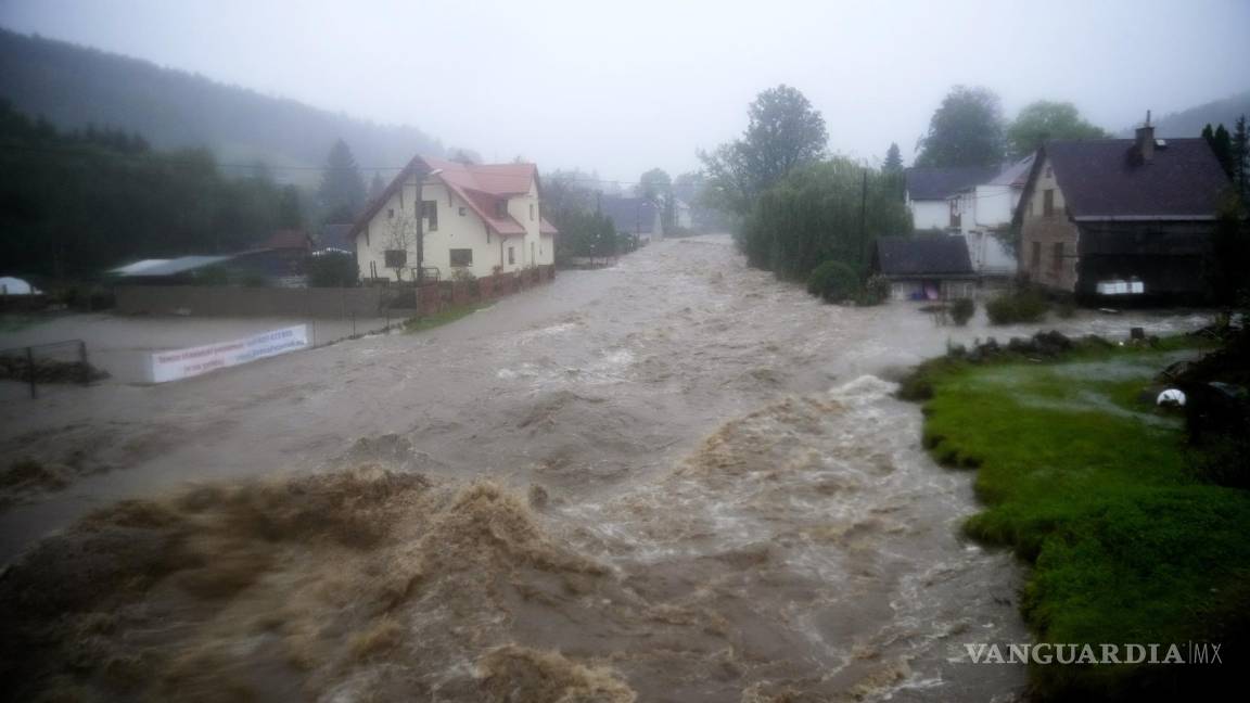 No cesan lluvias torrenciales en Europa Central: dejan afectaciones y fallecidos