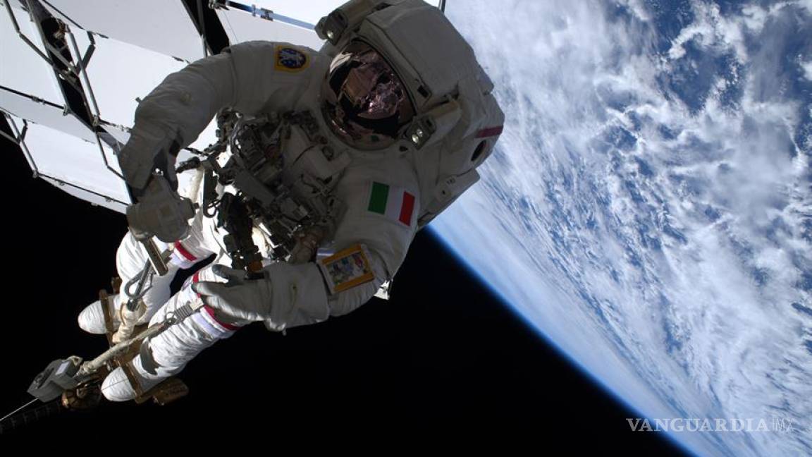 ¿Cómo lavan los astronautas su ropa en el espacio?