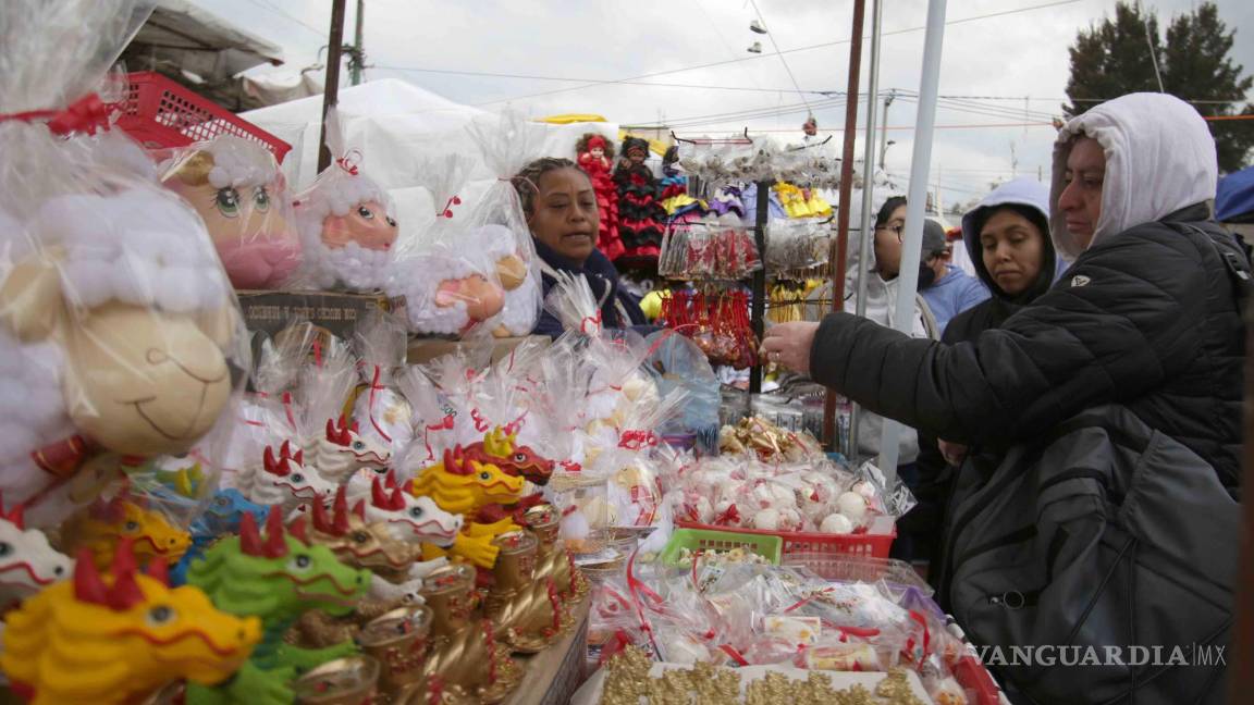 $!Comerciantes en el Mercado de Sonora auguran buenas ventas alusivos al año del dragón.