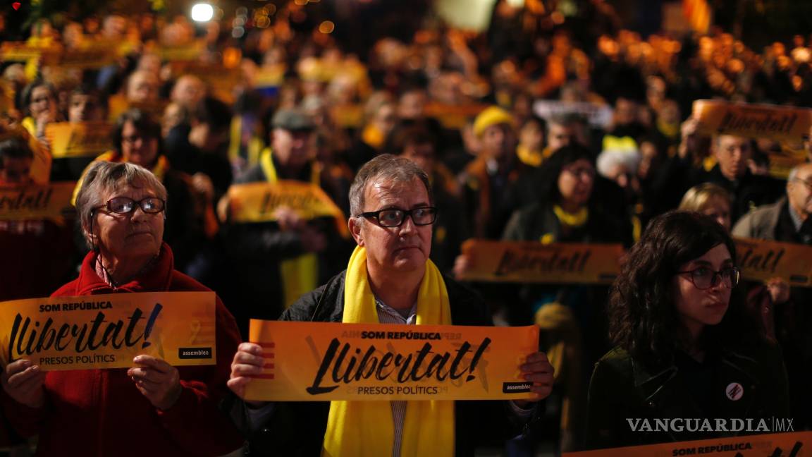 $!Separatistas catalanes buscan investir a Carles Puigdemont