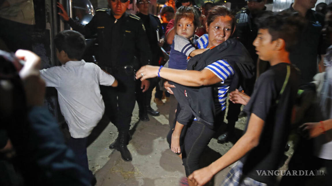 México repatria a 232 migrantes de Honduras tras motín