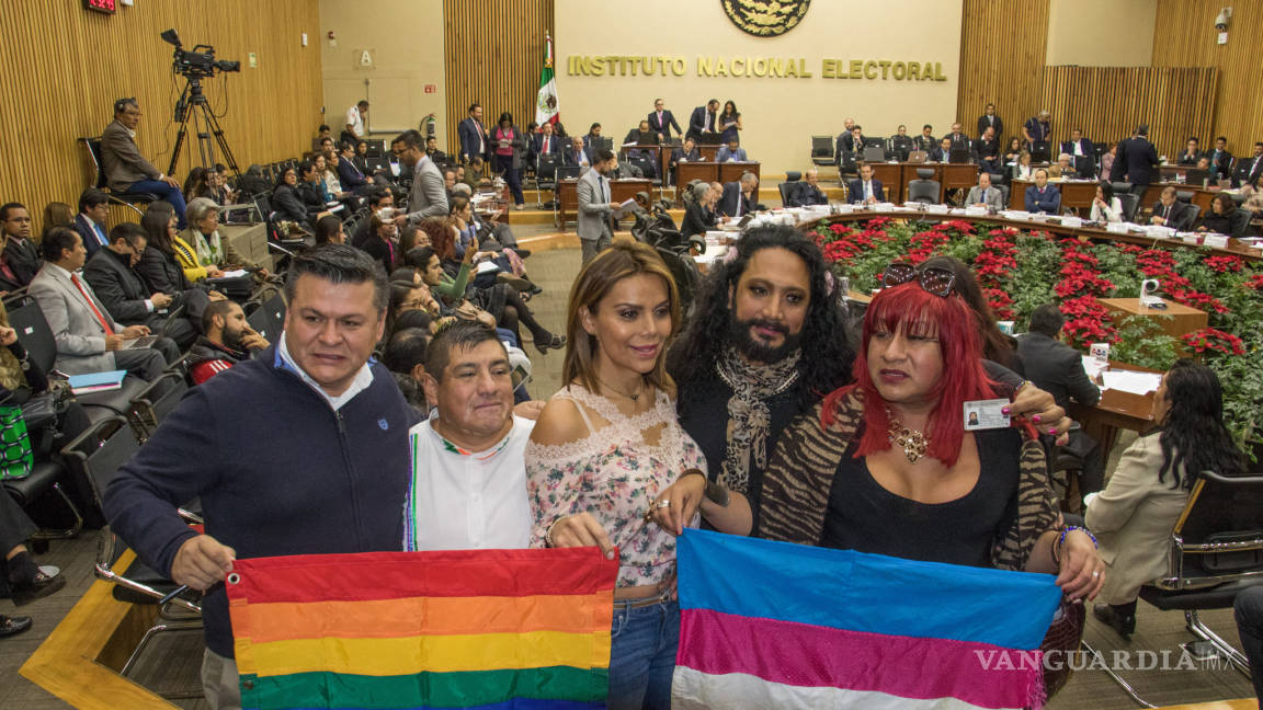 INE garantiza a transexuales el voto en 2018