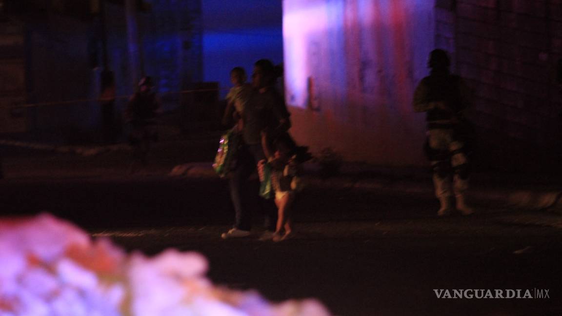 $!De nuevo en Loma Linda... atacan a balazos a 2 hombres en Saltillo; uno pierde la vida