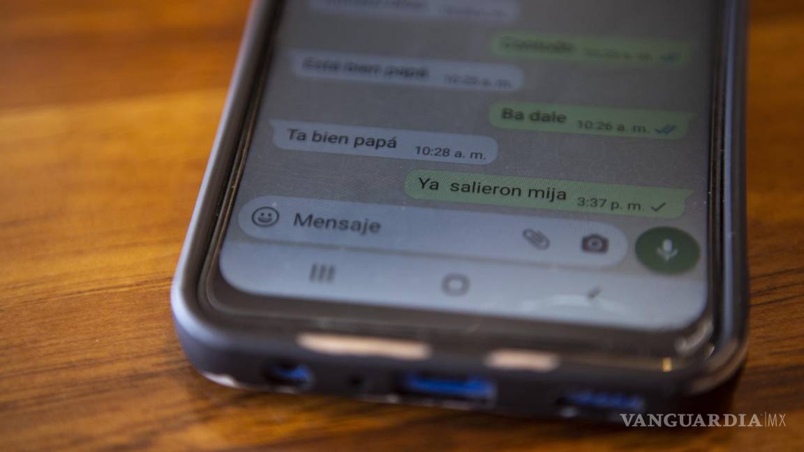 $!Un mensaje sin respuesta se ve en el teléfono celular del padre de Yenifer Yulisa Cardona Tomás, Mynor Cardona .