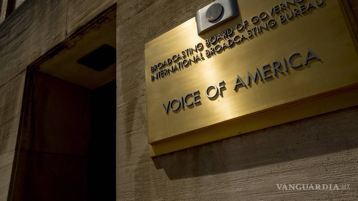 $!La administración de Trump ha buscado desmantelar Voice of America, un servicio de noticias internacional financiado por el gobierno.
