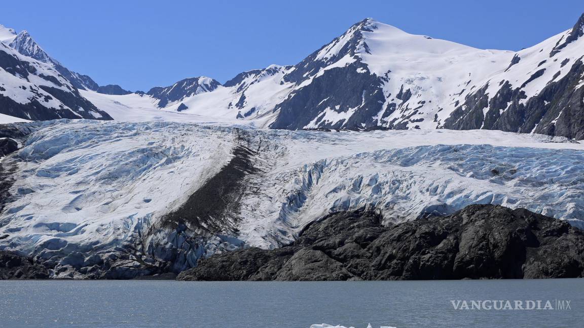 Entierra avalancha a tres esquiadores en Alaska