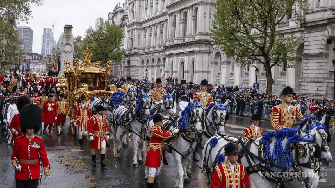 Así inicia el reinado del Carlos III tras una larga espera para ser el monarca británico (fotos)