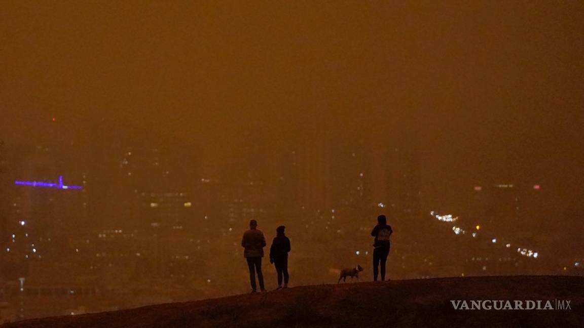 $!Incendios forestales pintan de un color naranja apocalíptico el cielo de San Francisco