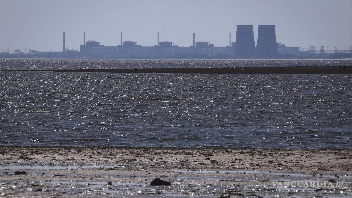 $!La central nuclear de Zaporiyia, la más grande de Europa, es motivo de temores por algunas autoridades, a pesar de señalar que no está en un riesgo latente.