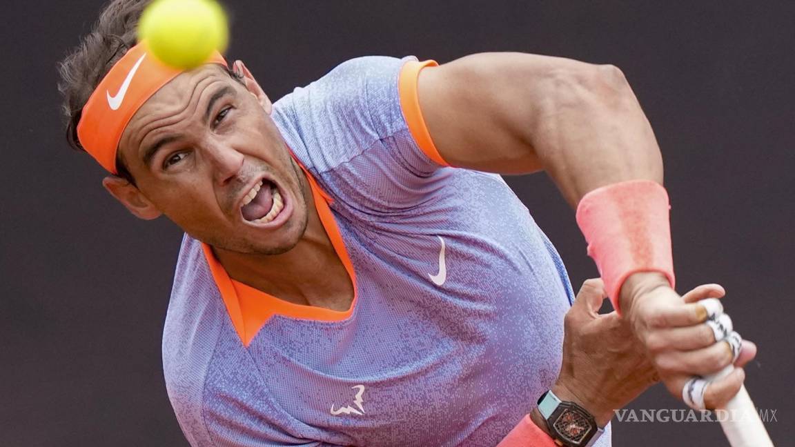Rafael Nadal regresó a Roland Garros para entrenar frente a toda una multitud